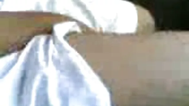 تحب امرأة سمراء لطيفة TUSHYRAW أن تشدد مؤخرتها سكس احترافي مترجم الضيقة