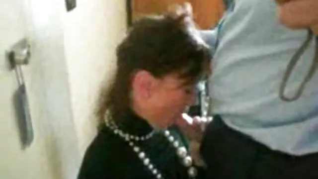 BRAZZERS Slutty Tiffany يرش الضيوف في حفلة Potluck سكس مترجم احترافي