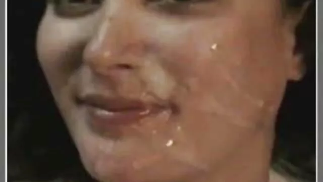 زوجة الأب تريح ابنتها من أجل التدفق افلام سكس احترافي مترجم