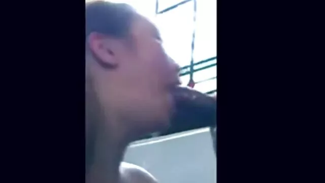 تعرضت فتاة جامعية سكس احترافي عربي سمراء للضرب بشدة من قبل أخيها