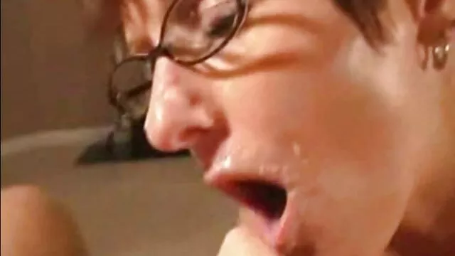 BRAZZERID: كلوي لامور هي Doppelbanger من PornHD سكس احترافي مترجم