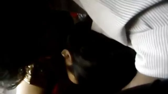 بعقب المكونات يذهب المهرب جولدي جلوك مترجم سكس احترافي إلى أجهزة الصراف الآلي
