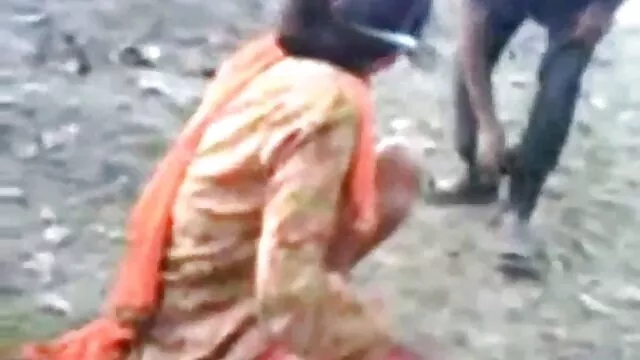 والد احترافي سكس مترجم الممثلة الشهيرة يضرب إميلي في المؤخرة