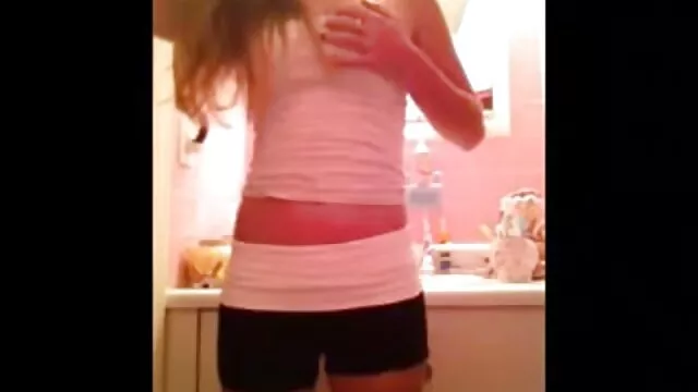 قرنية وقحة رايلي ريد ركوب الديك الثابت سكس عالمي مترجم احترافي ويأخذه في المؤخرة