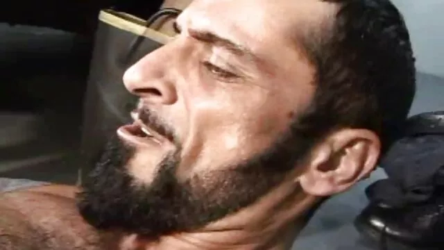 الشرج الثابت يجعل سكس احترافي مترجم عيون إيلا واسعة!