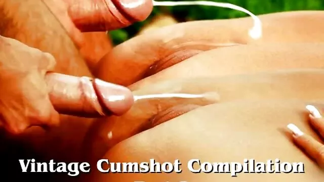 الطفل ذو افلام سكس احترافي مترجم الثدي اللامع يحصل على فطيرة دسم