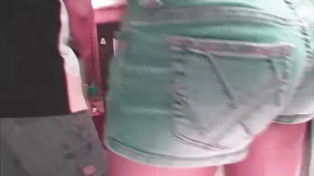 ربيبة لاسي و BFF نظرة خاطفة سكس عربي مترجم احترافي على الأب تشارلز!